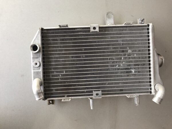 Radiatore BURGMAN 650 Suzuki usato - immagine 3