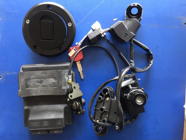 270085001 Kit serrature Kawasaki ZX10 2004/2005 Usato