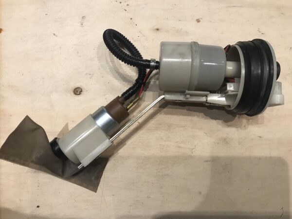 640517 Pompa benzina Aprilia Scarabeo 300 usata - immagine 2